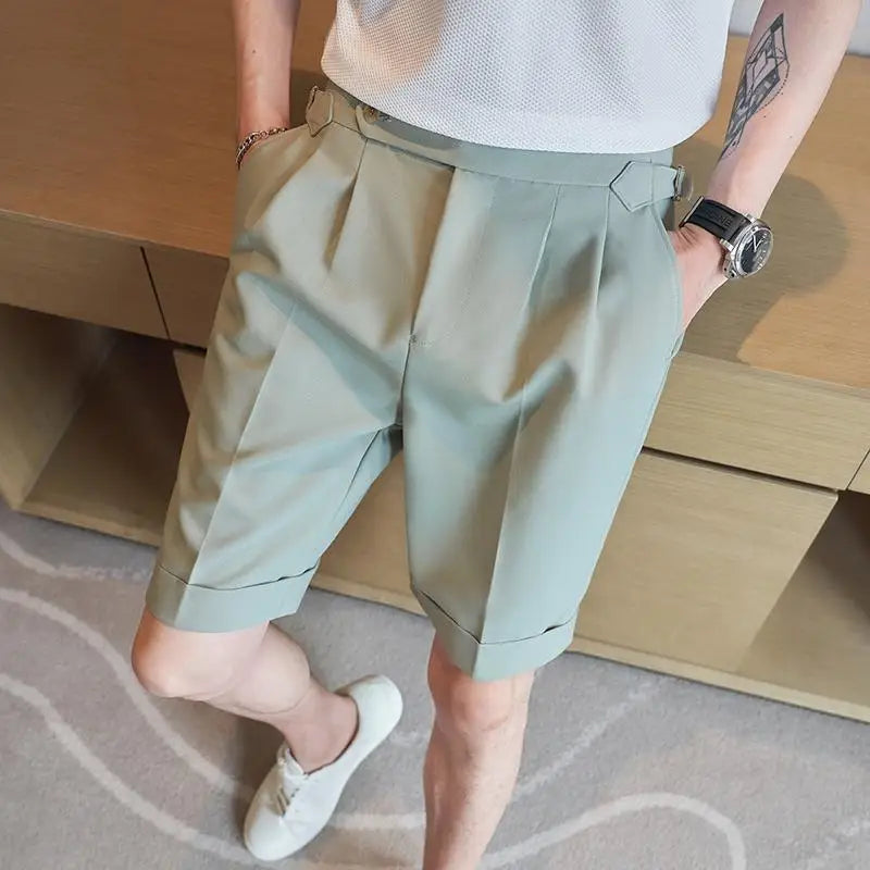 short de couleur vert porté par un homme