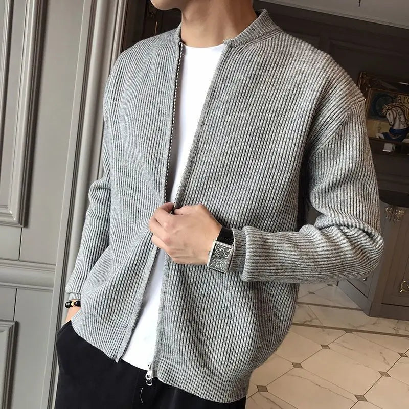 pull de couleur gris pour homme de face