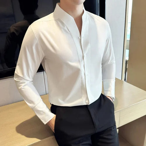 chemise de couleur blanc porté par un homme