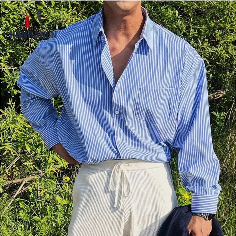 chemise de couleur bleu porté par un homme