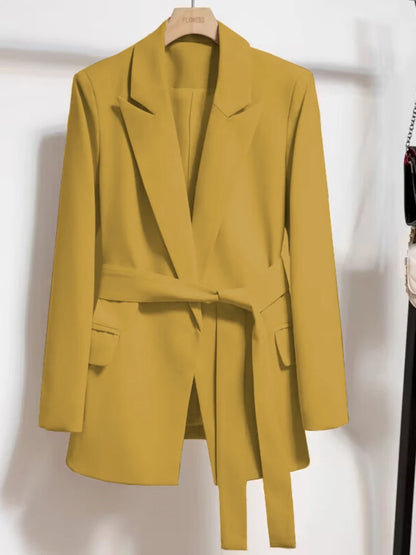 blazer de couleur jaune citron de face