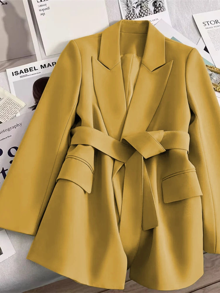 blazer de couleur jaune citron de face