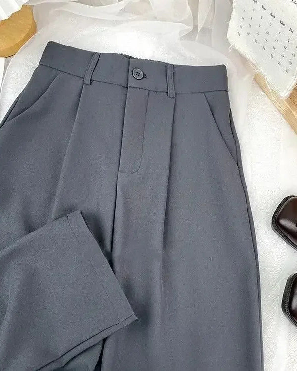 Pantalon Alexine gris femme, style sophistiqué et élégant.