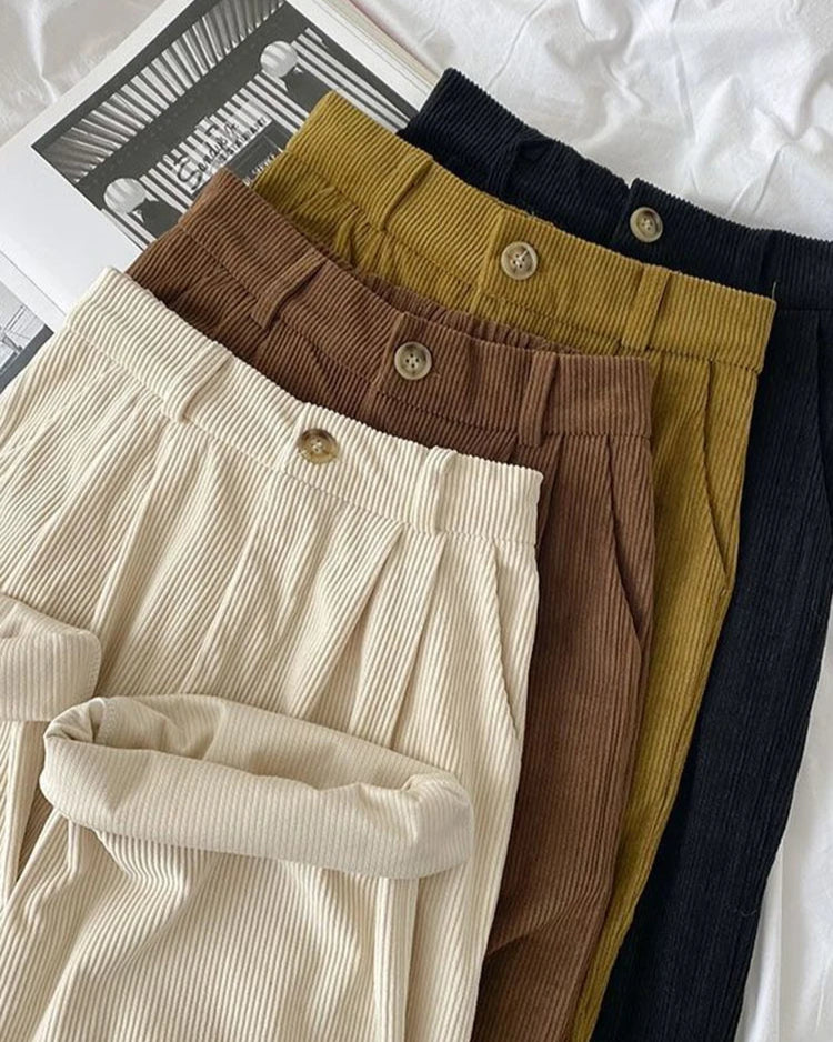 Collection Pantalon Capucine en velours côtelé, couleurs beige, kaki, noir et café, pour un style Old Money.