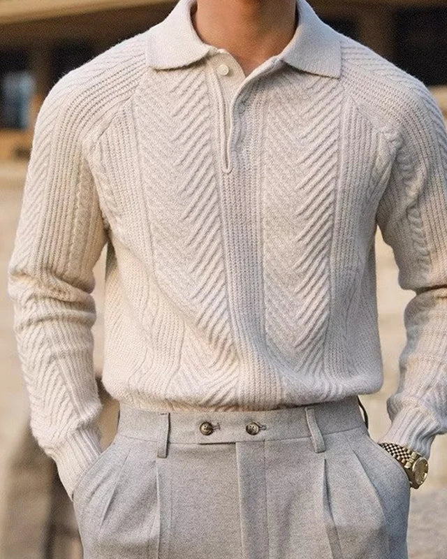 Pull Côme pour homme en polyester abricot avec col rabattu.