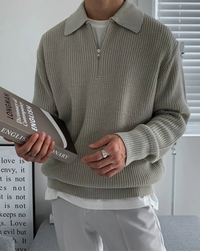 Look complet avec le Pull Théo gris pour homme, style classique et élégant.